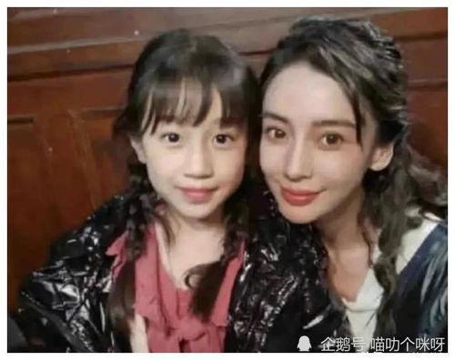 娱乐吃瓜女配是谁,揭秘“吃瓜女配”背后的故事