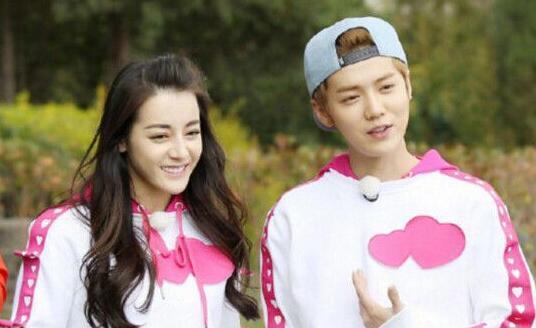 为了吃瓜她进娱乐圈却红了txt,娱乐圈的意外之旅