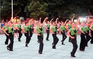 娱乐吃瓜酱广场舞,娱乐吃瓜酱带你领略全民运动风采