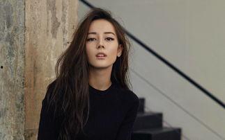 娱乐明星吃瓜解说视频,娱乐圈幕后故事一网打尽