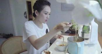 娱乐吃瓜酱女生熬夜,娱乐吃瓜酱女生的生活日常